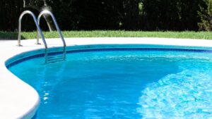 An empty swimming pool, portraying the kind of premises a swimming pool accident attorney investigates under federal and state safety standards.