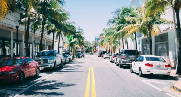 A stretch of Florida road with cars on either side, illustrating the Florida personal injury statute of limitations deadline.